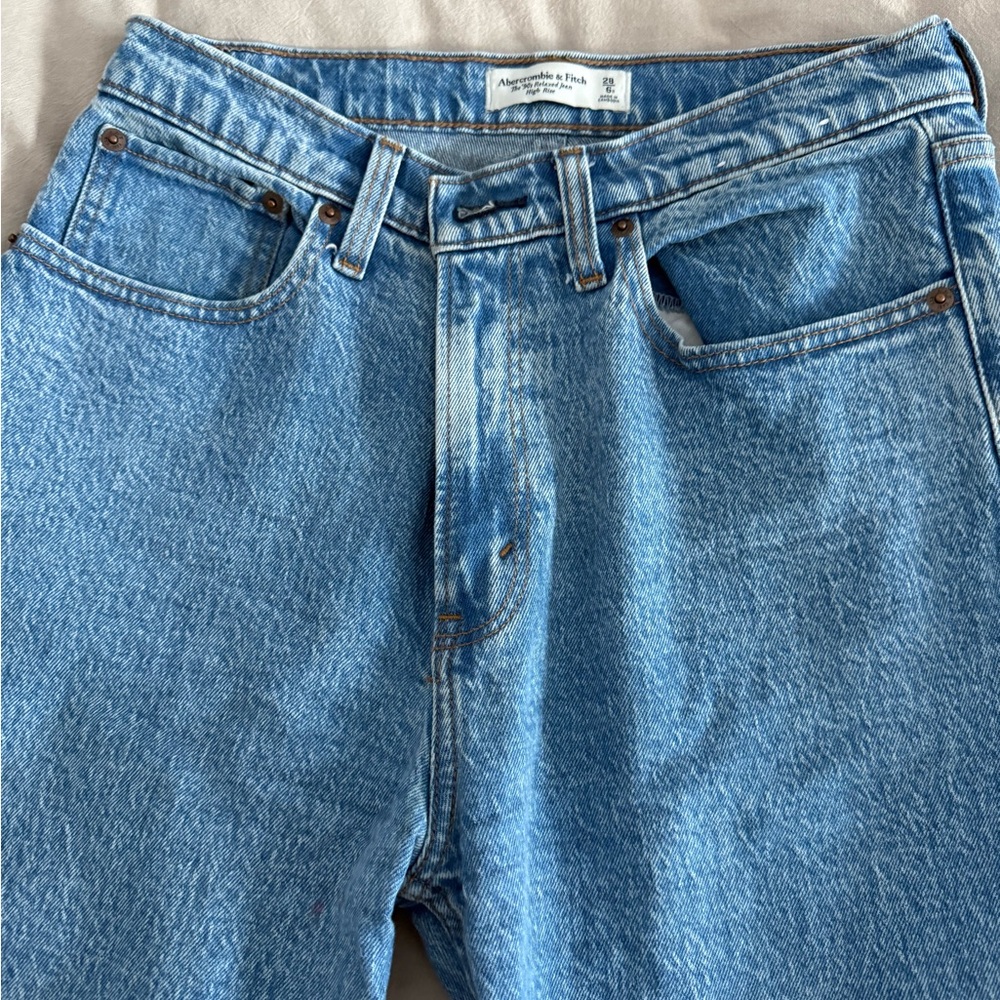 Abercrombie 90s relaxed high rise jean
